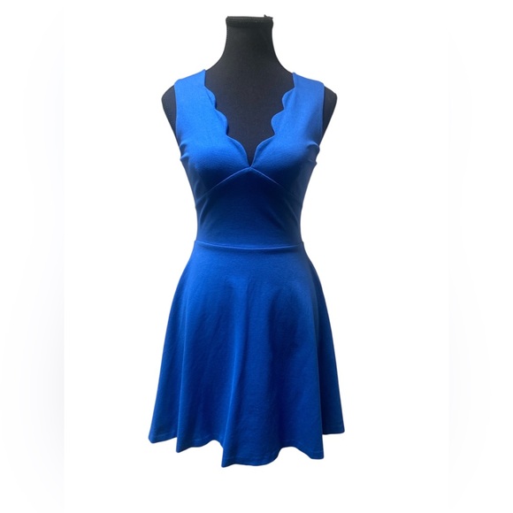 love...ady Royal Blue Scalloped Mini Dress. XS GUC - Picture 1 of 5